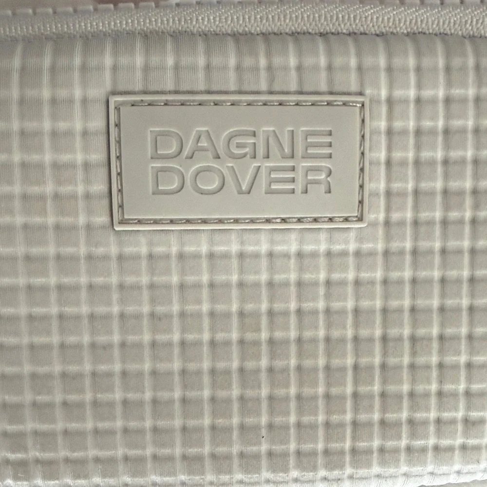 Dagne Dover Small Quilted Crossbody Bag in Light grey - Picture 2 of 7